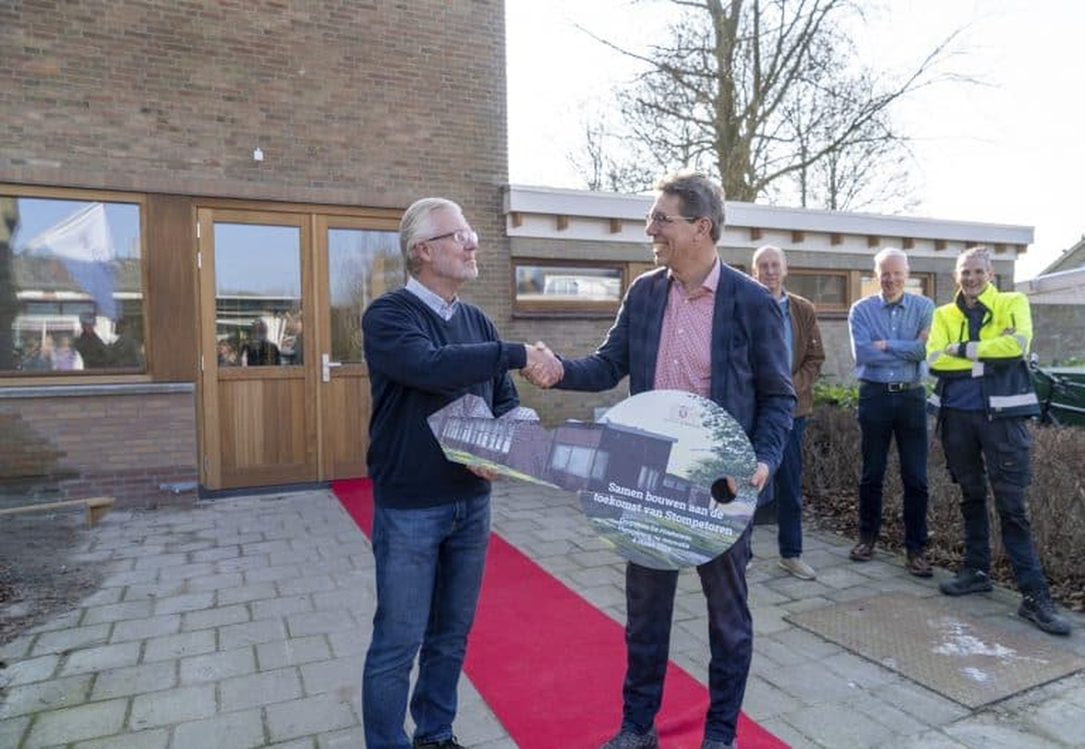 Foto: sleuteloverdracht dorpshuis J.J. de Jong fotografie.jpg